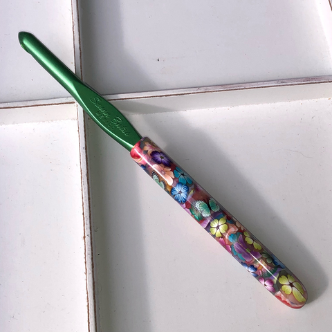 Polymer Clay Embellished Crochet Hook - Susan Bates - Size K10.5 6.50mm - Flowers and Green Butterflies