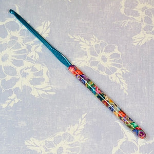 Loops and Threads Polymer Covered Crochet Hook - Size E - 3.50mm - Floral Design