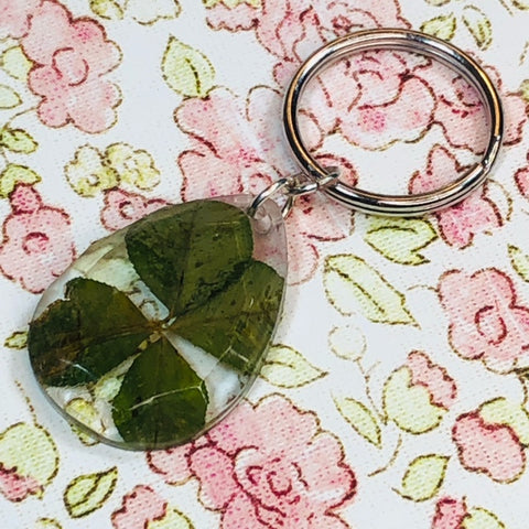 Handmade Epoxy Resin Real Four-Leaf Clover Split-Ring Keychain - Good Luck Charm