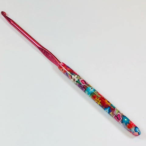 Polymer Clay Covered VINTAGE Crochet Hook - Boye - Size F/5 3.75mm - Flowers and Red Butterflies